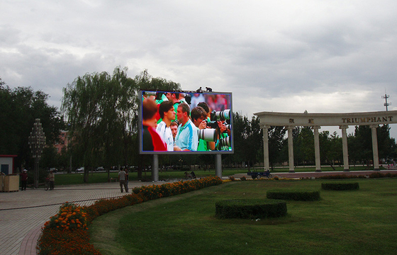 High brightness P13.3 1RGB Full Color Advertising LED Video Wall