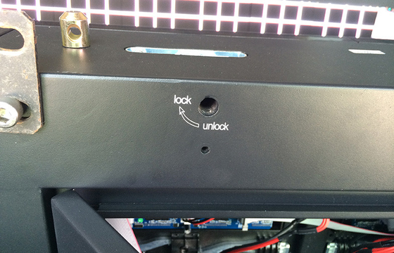 P8 Outdoor Advertising Led Screens DVI HDMI Dual Maintenance LED Sign
